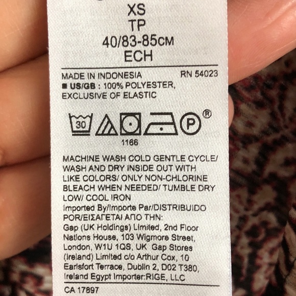 SALE ☘️ BANANA REPUBLIC Sheer Smocked V-Neck Tunic Top - Picture 9 of 12